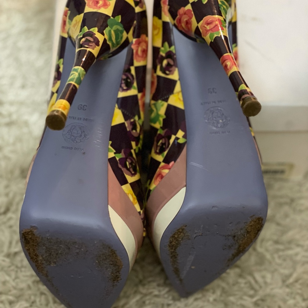 Versace SS11 Pumps - Picture 5 of 10